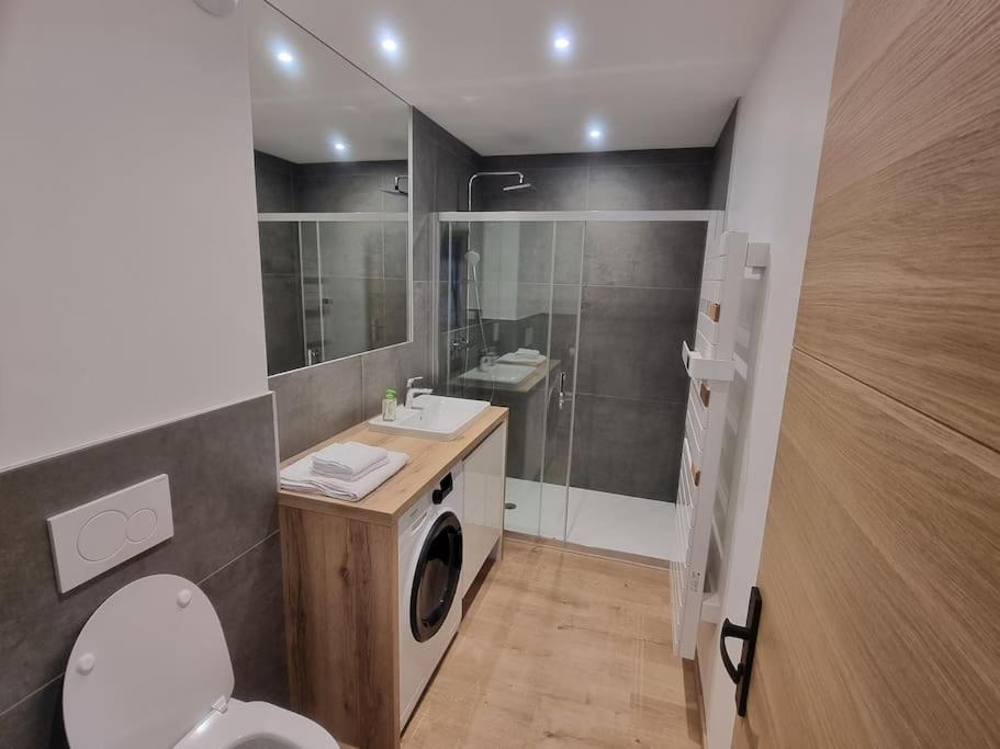 Superbe Appartement T2 Climatise, Idealement Situe Ugine Exterior photo