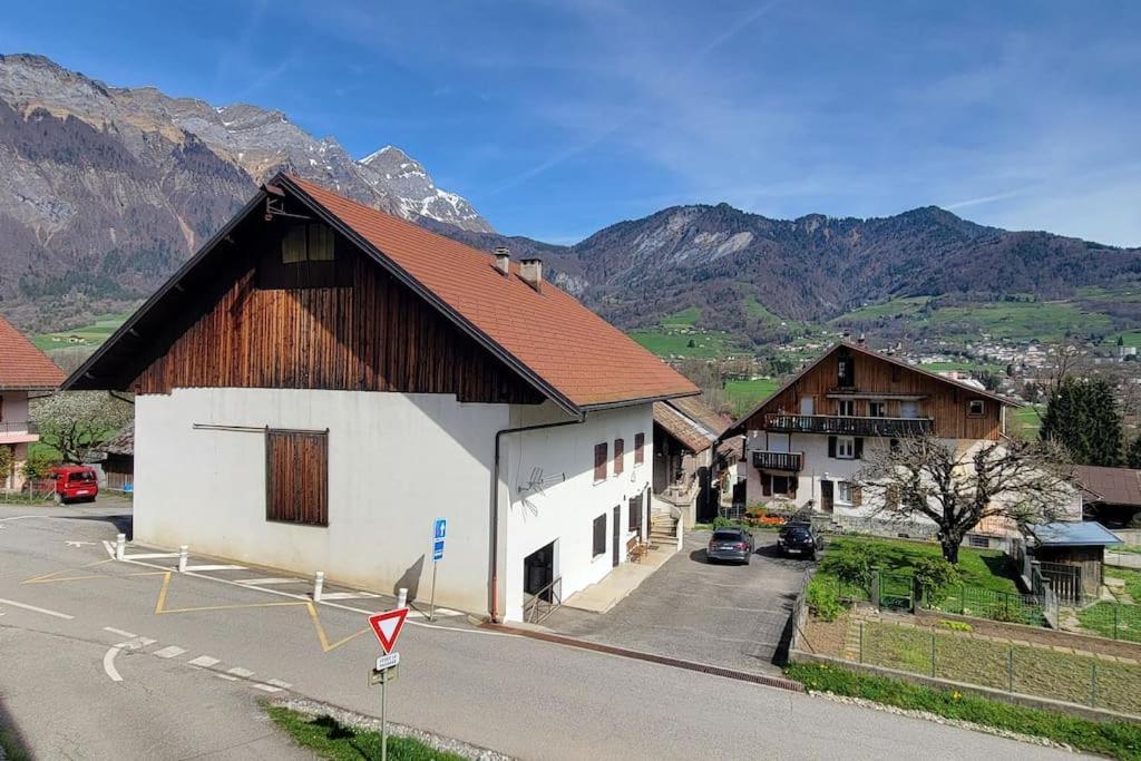 Superbe Appartement T2 Climatise, Idealement Situe Ugine Exterior photo